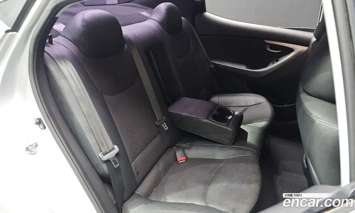 Hyundai Avante 2015 1.6 автомат (гидро), фото 29
