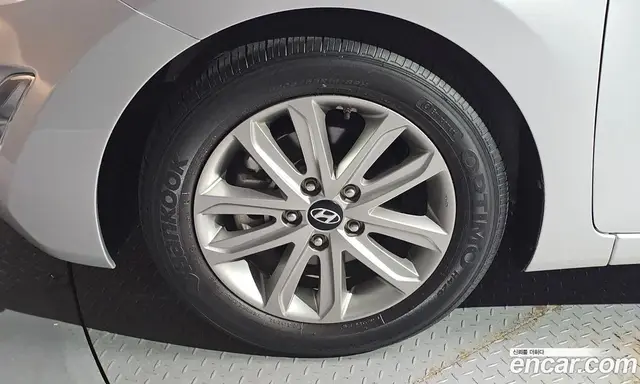Hyundai Avante 2015 1.6 автомат (гидро), миниатюра 5