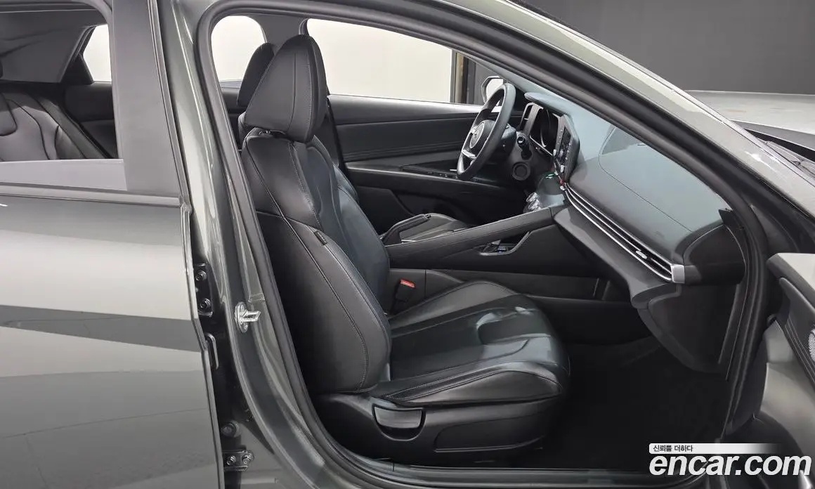 Hyundai Avante 2022 1.6 автомат (гидро), фото 17