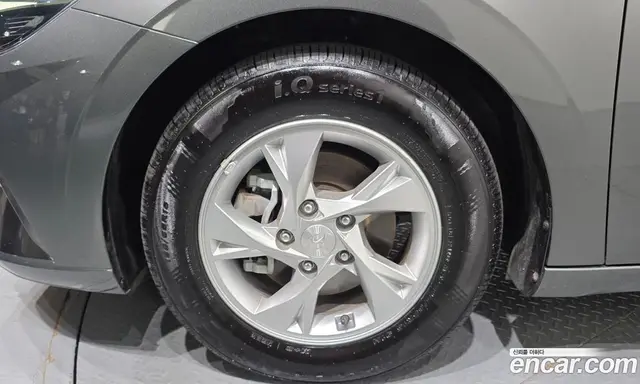 Hyundai Avante 2022 1.6 автомат (гидро), миниатюра 5