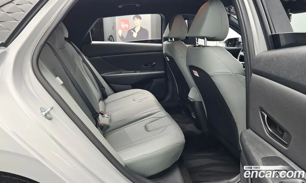 Hyundai Avante 2023 1.6 автомат (гидро), фото 16