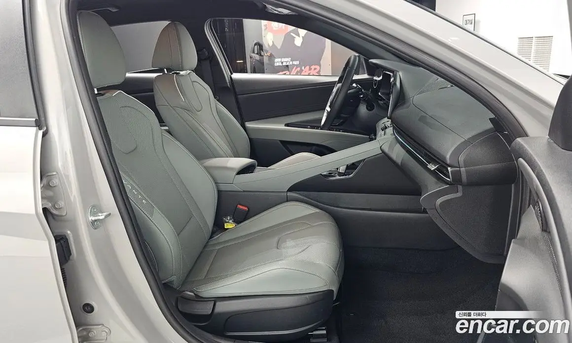Hyundai Avante 2023 1.6 автомат (гидро), фото 17