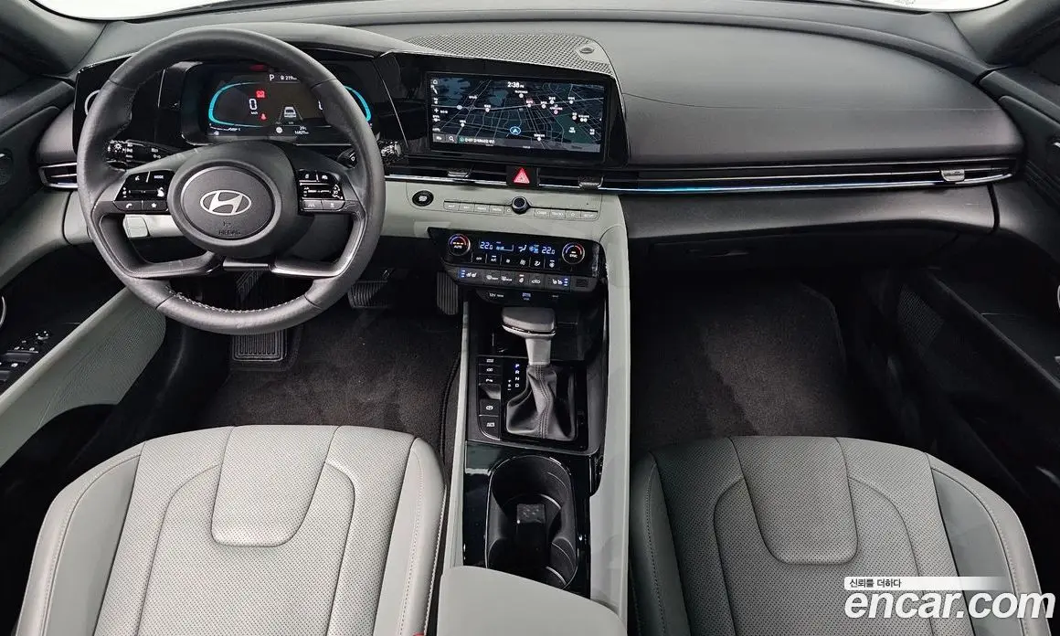 Hyundai Avante 2023 1.6 автомат (гидро), фото 9