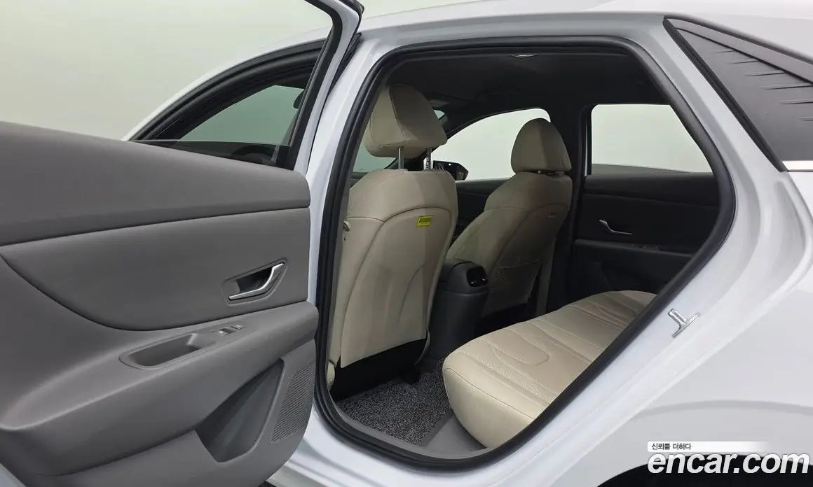 Hyundai Avante 2023 1.6 автомат (гидро), фото 22