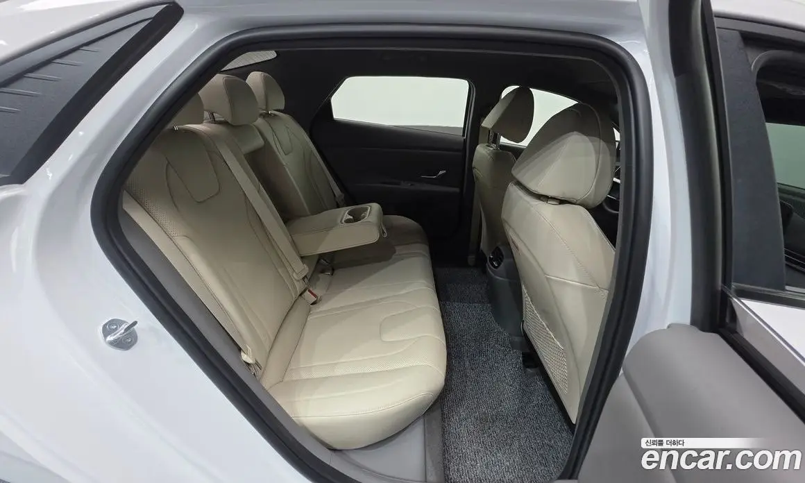Hyundai Avante 2023 1.6 автомат (гидро), фото 24