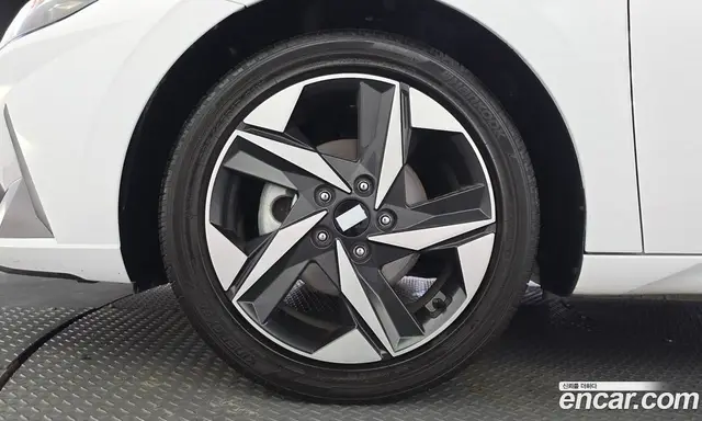 Hyundai Avante 2023 1.6 автомат (гидро), миниатюра 5