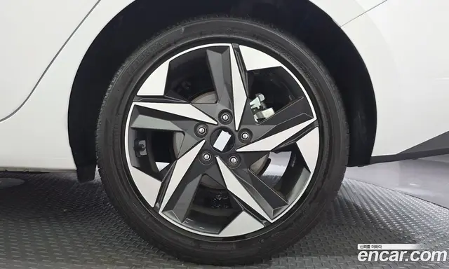 Hyundai Avante 2023 1.6 автомат (гидро), миниатюра 7