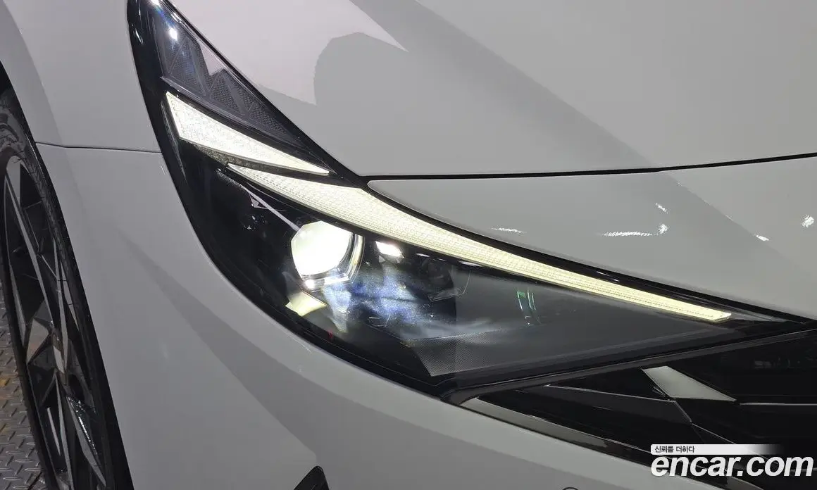 Hyundai Avante 2023 1.6 автомат (гидро), фото 8