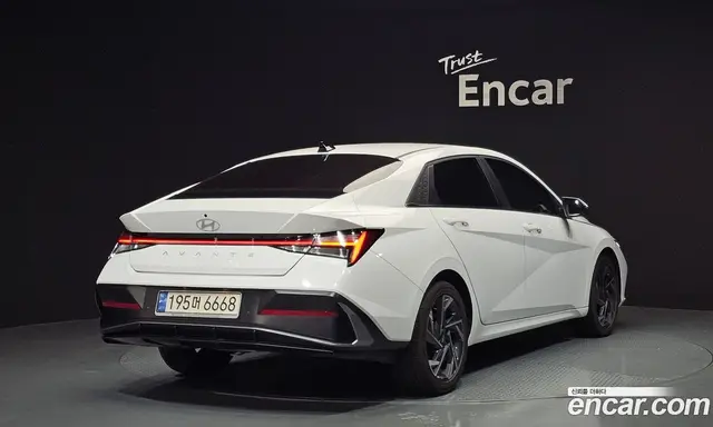 Hyundai Avante 2023 1.6 автомат (гидро), миниатюра 2