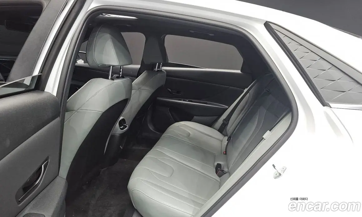 Hyundai Avante 2023 1.6 автомат (гидро), фото 18