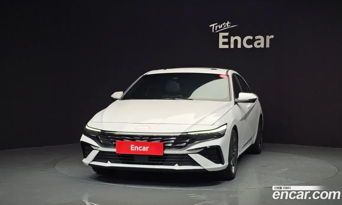 Hyundai Avante 2023 1.6 автомат (гидро), фото 3