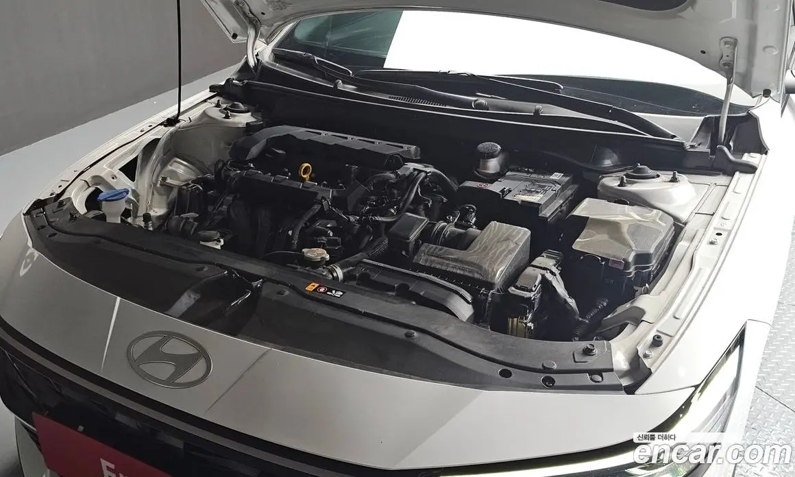 Hyundai Avante 2023 1.6 автомат (гидро), фото 6