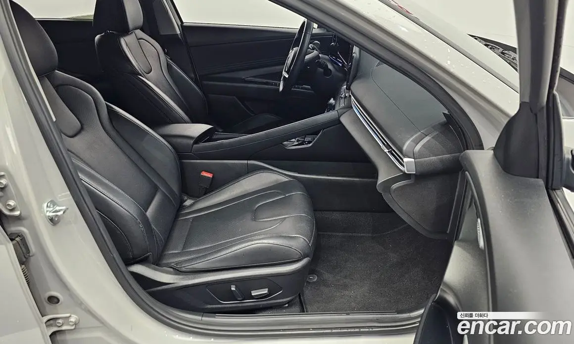Hyundai Avante 2024 1.6 автомат (гидро), фото 12