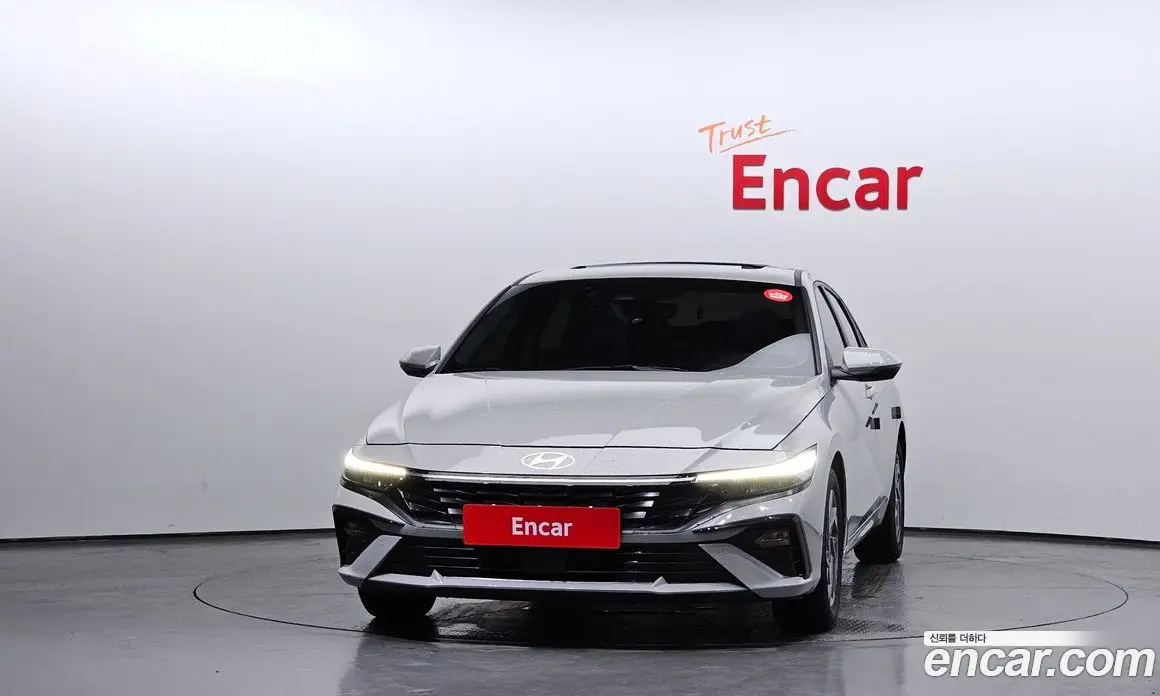 Hyundai Avante 2024 1.6 автомат (гидро), фото 3