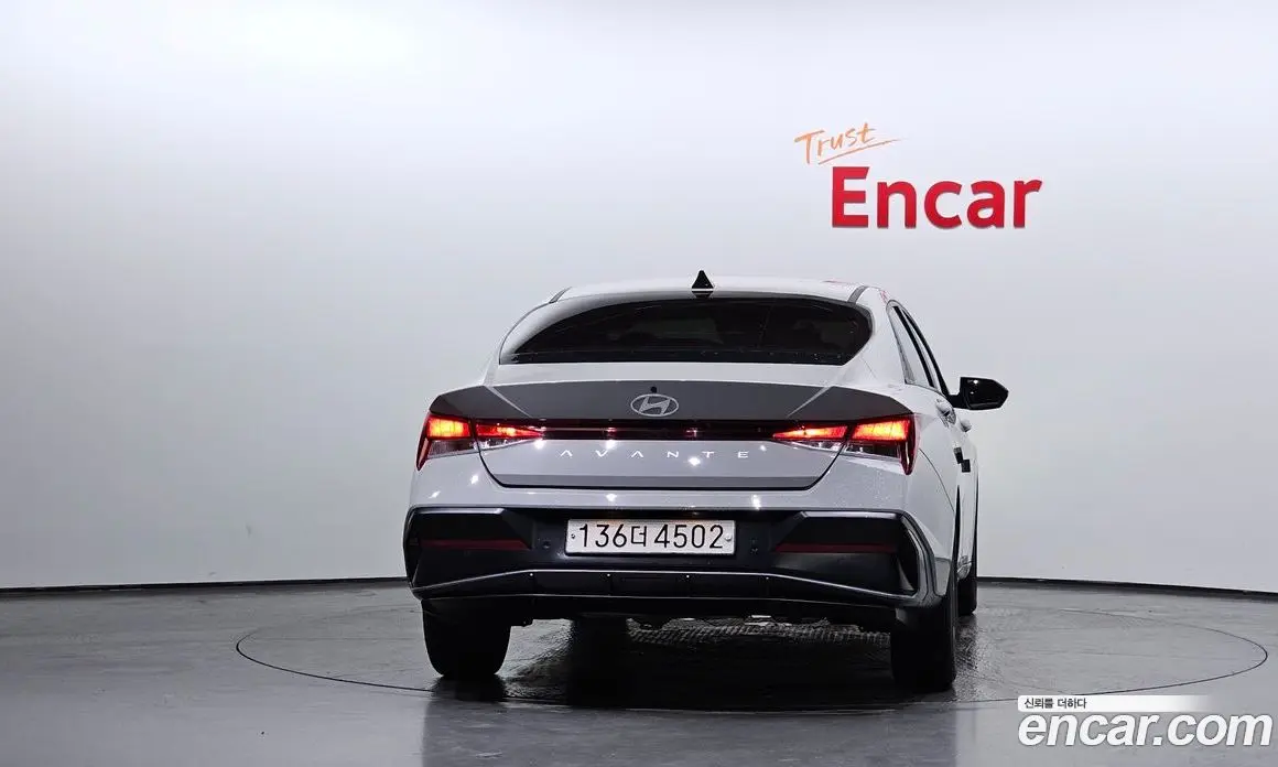 Hyundai Avante 2024 1.6 автомат (гидро), фото 4
