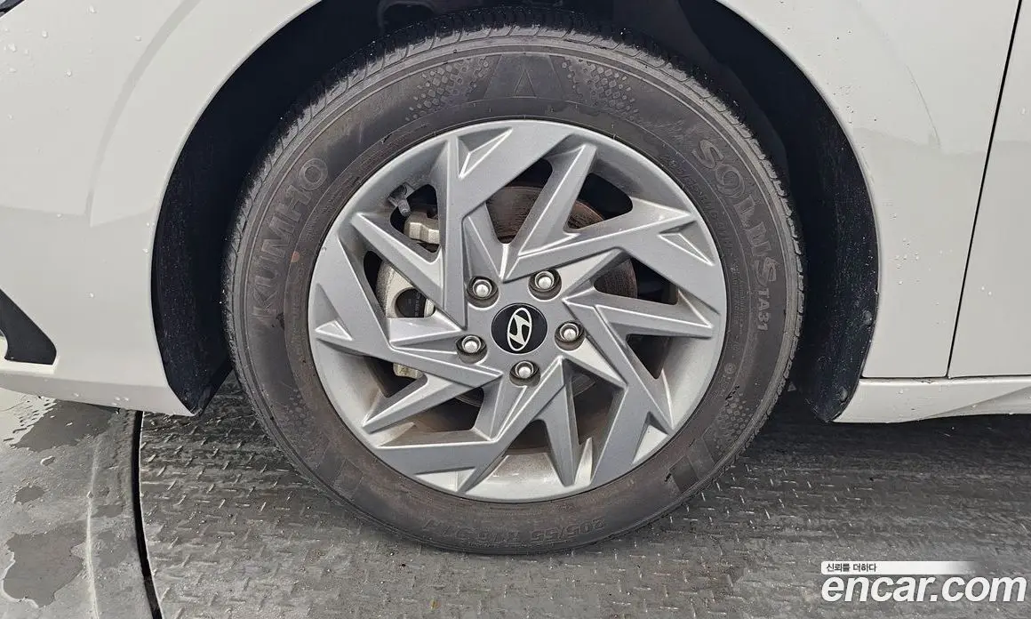Hyundai Avante 2024 1.6 автомат (гидро), фото 5