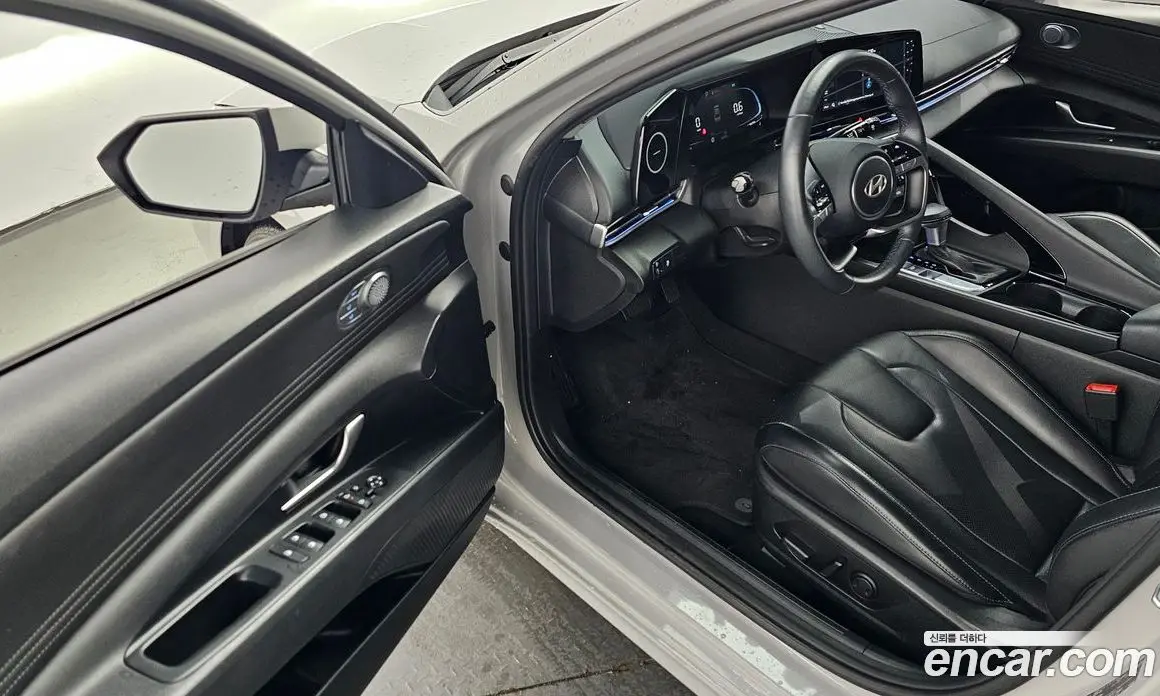 Hyundai Avante 2024 1.6 автомат (гидро), фото 10