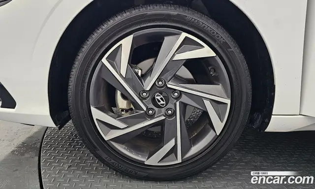 Hyundai Avante 2026 1.6 автомат (гидро), миниатюра 5