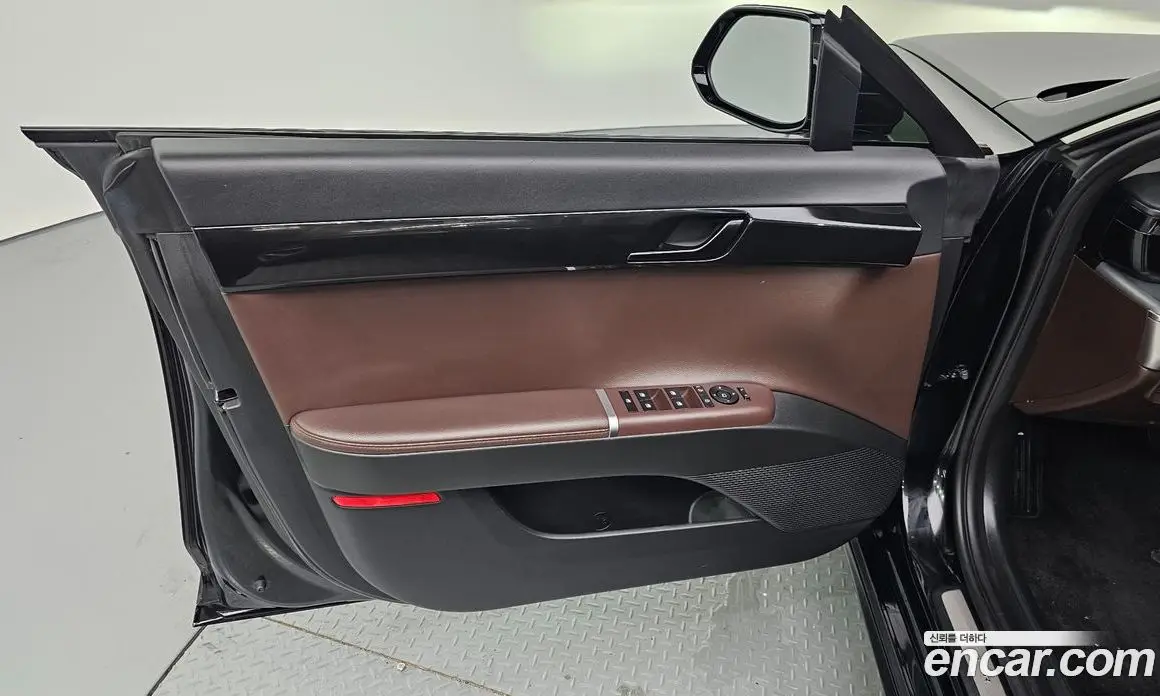 Hyundai Grandeur 2023 2.5 автомат (гидро), фото 14