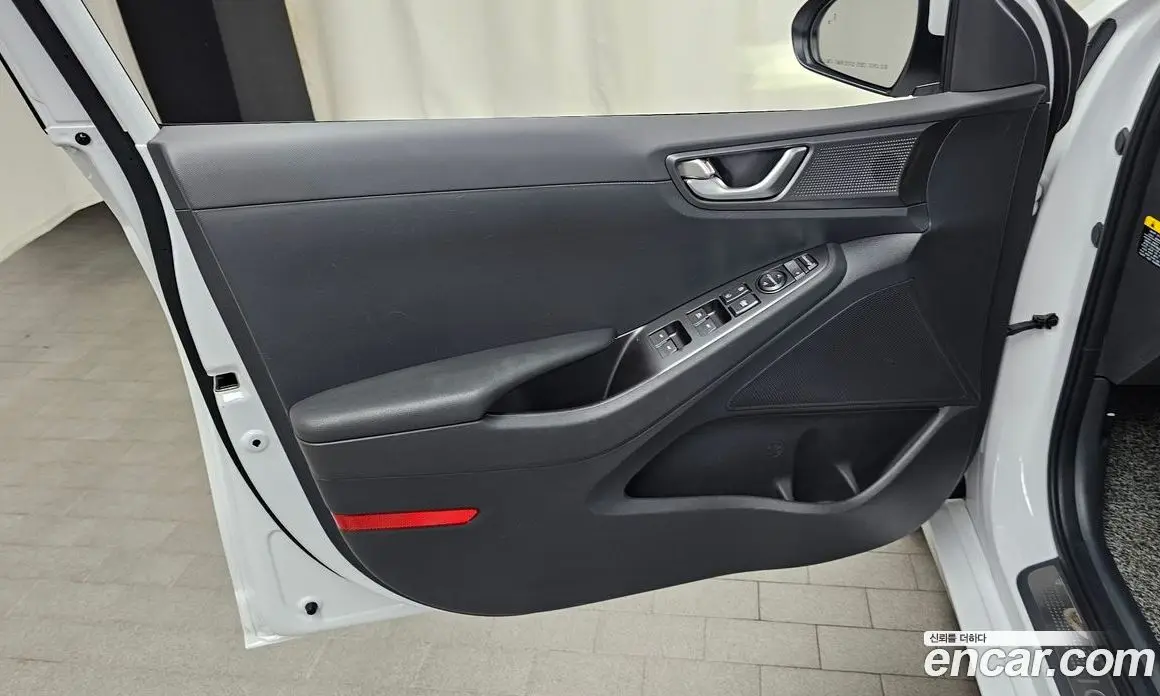 Hyundai Ioniq 2020 0.1 автомат (гидро), фото 13