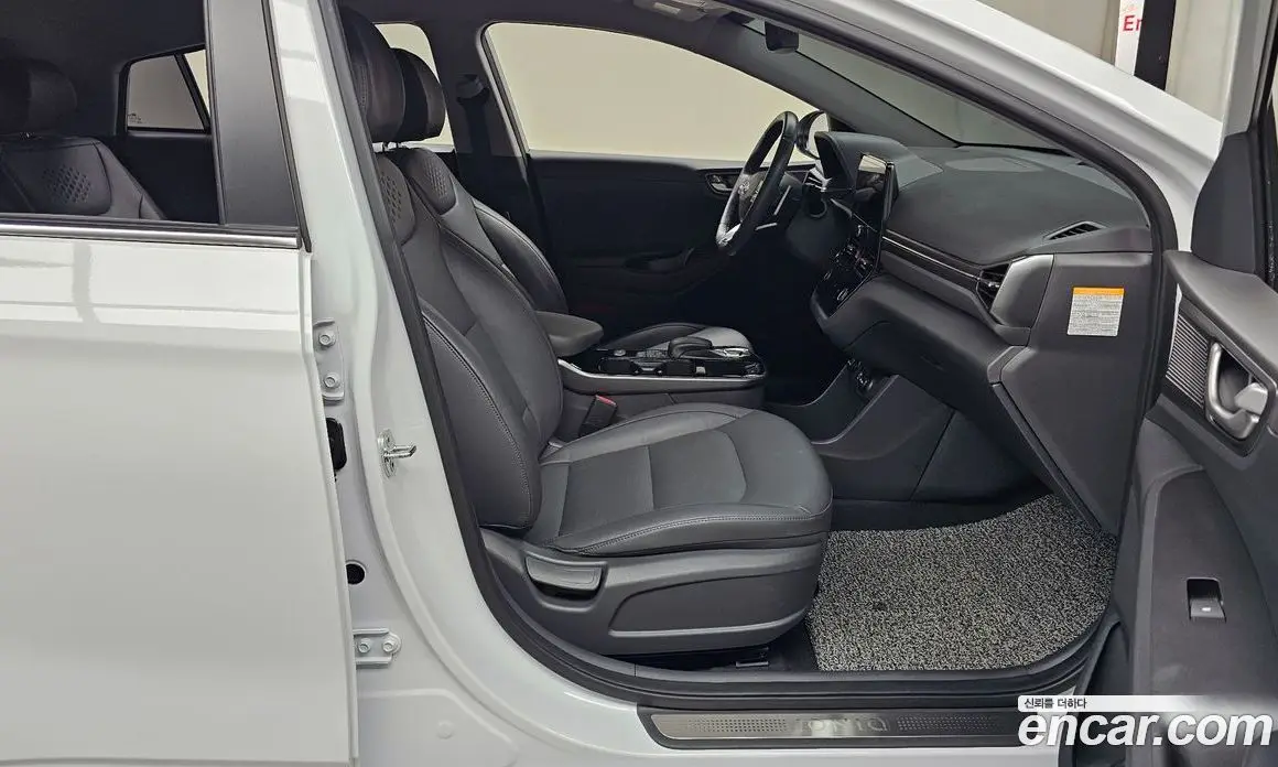 Hyundai Ioniq 2020 0.1 автомат (гидро), фото 15