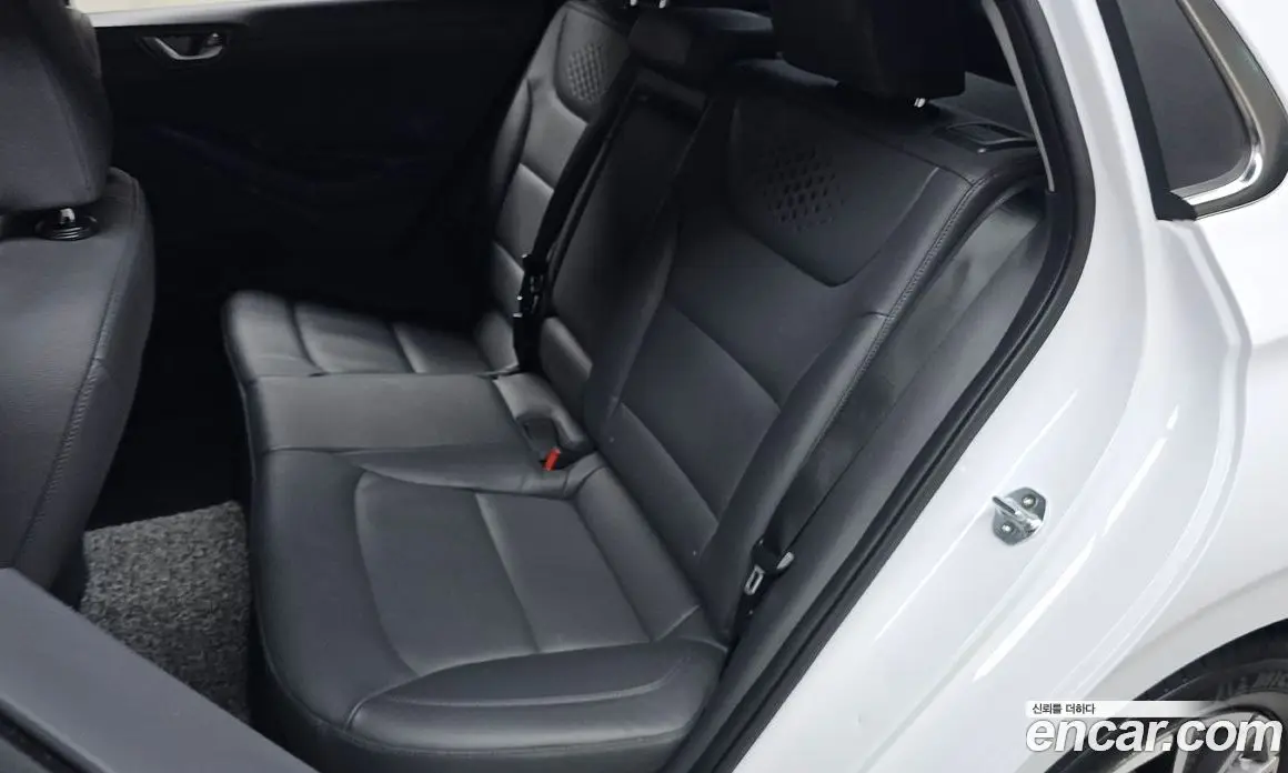 Hyundai Ioniq 2020 0.1 автомат (гидро), фото 16