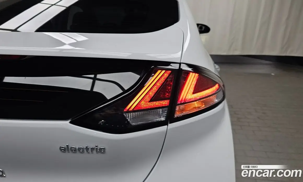 Hyundai Ioniq 2020 0.1 автомат (гидро), фото 8