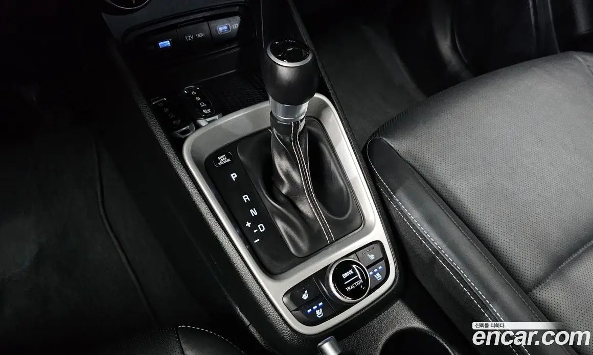 Hyundai Venue 2021 1.6 автомат (гидро), фото 12
