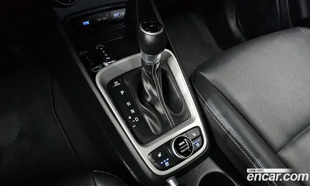 Hyundai Venue 2021 1.6 автомат (гидро), миниатюра 12