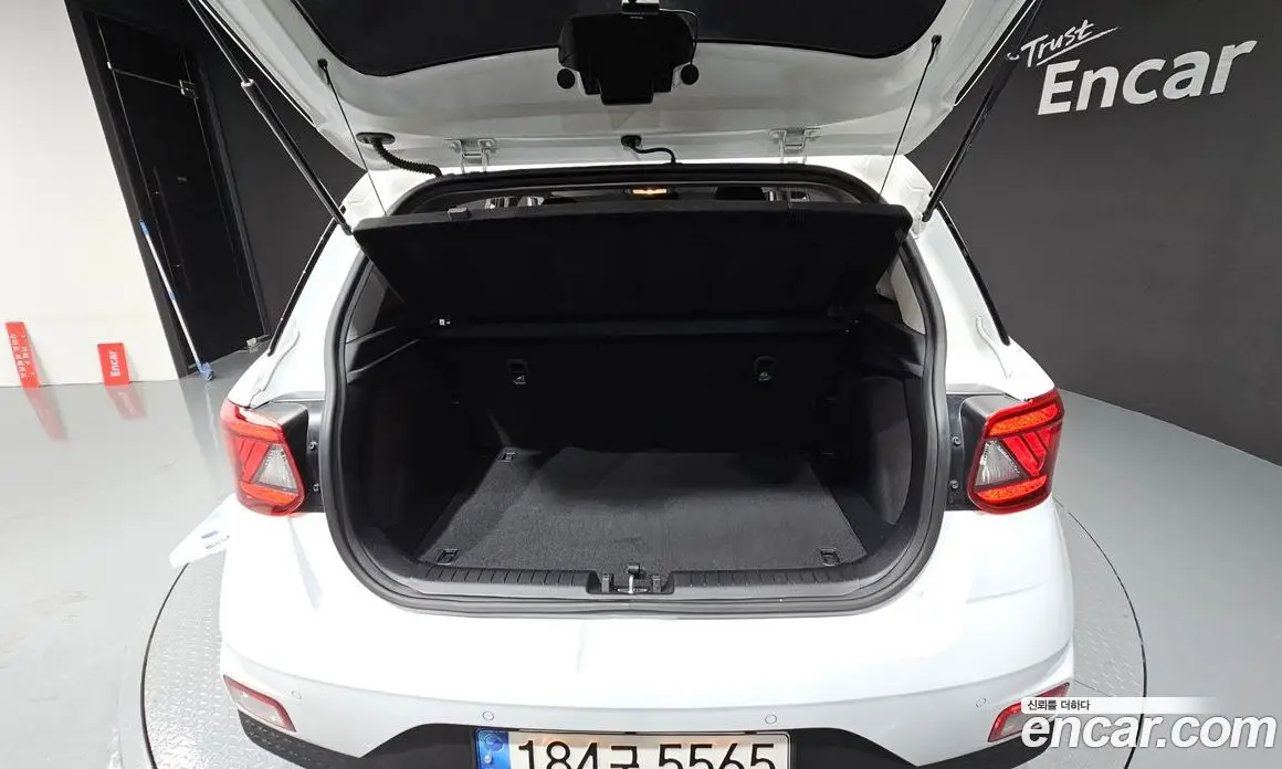 Hyundai Venue 2021 1.6 автомат (гидро), фото 27