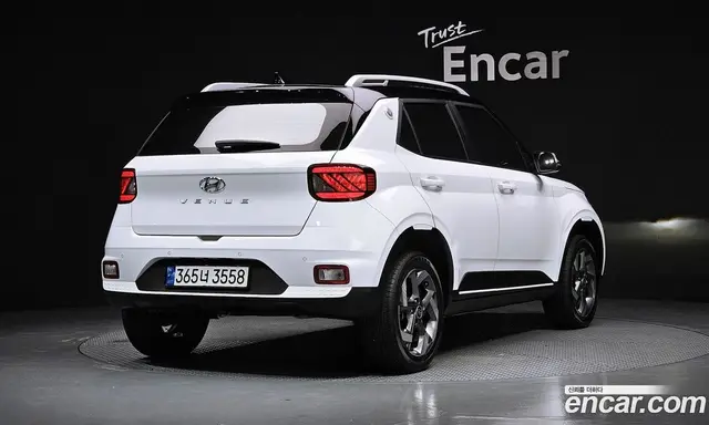 Hyundai Venue 2023 1.6 автомат (гидро), миниатюра 2