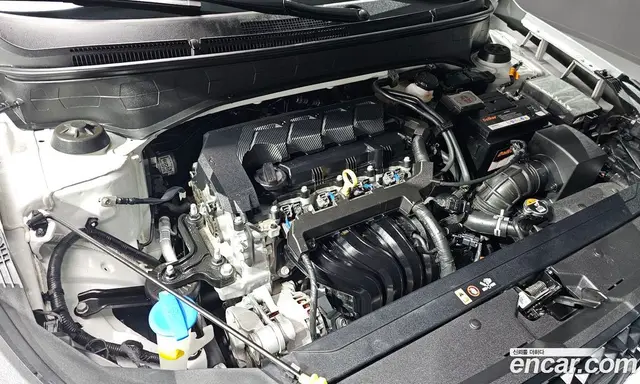 Hyundai Venue 2023 1.6 автомат (гидро), миниатюра 6