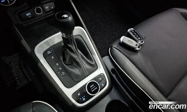Hyundai Venue 2023 1.6 автомат (гидро), миниатюра 9