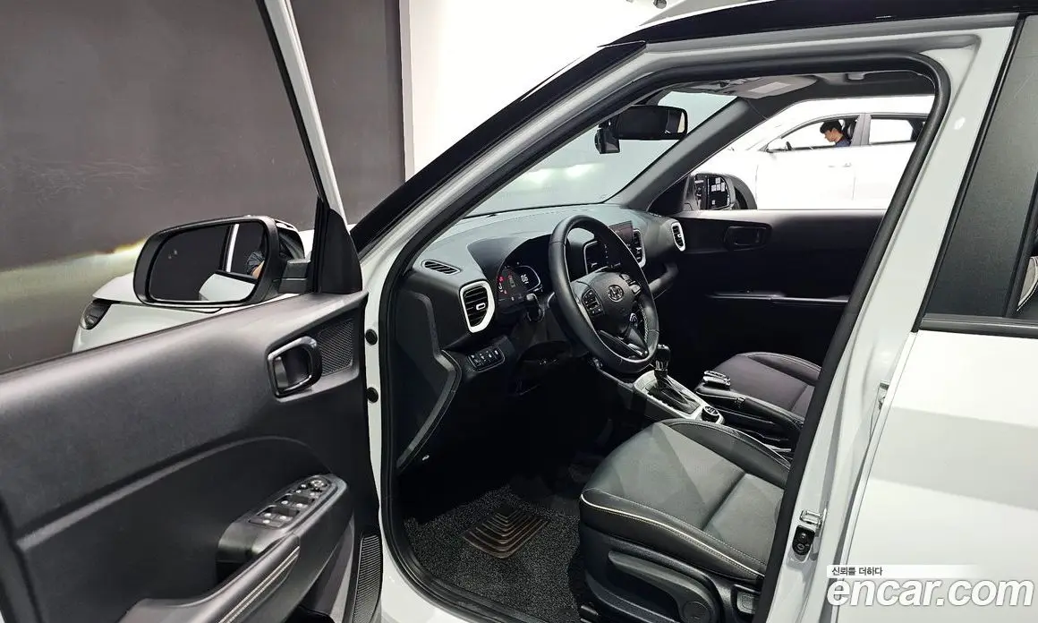 Hyundai Venue 2023 1.6 автомат (гидро), фото 10