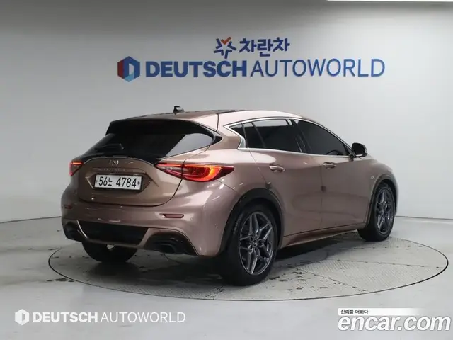 Infiniti Q30 2017 2.0 автомат (гидро), миниатюра 2