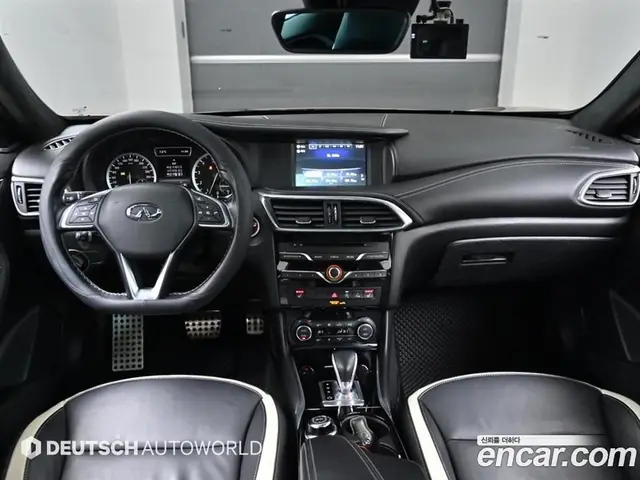 Infiniti Q30 2017 2.0 автомат (гидро), миниатюра 7
