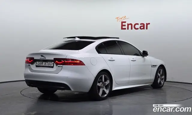 Jaguar XE 2016 2.0 автомат (гидро), миниатюра 2