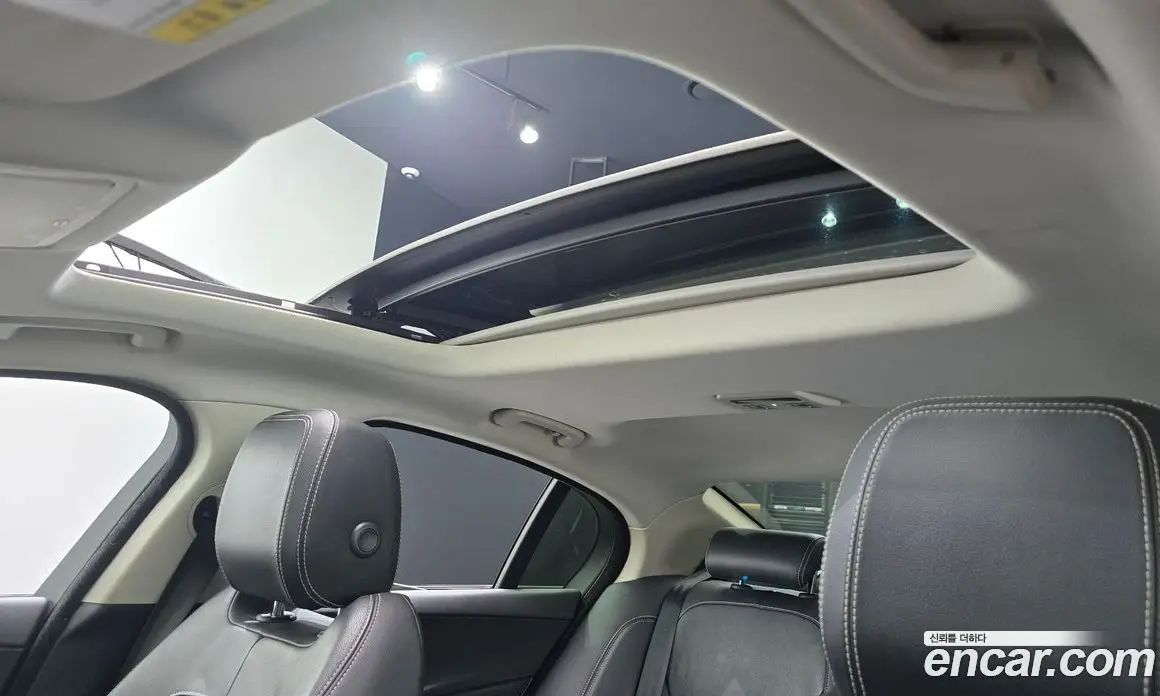 Jaguar XE 2016 2.0 автомат (гидро), фото 18