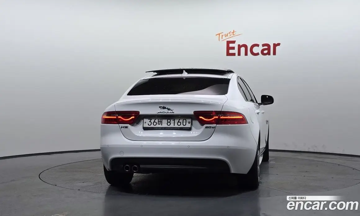 Jaguar XE 2016 2.0 автомат (гидро), фото 4