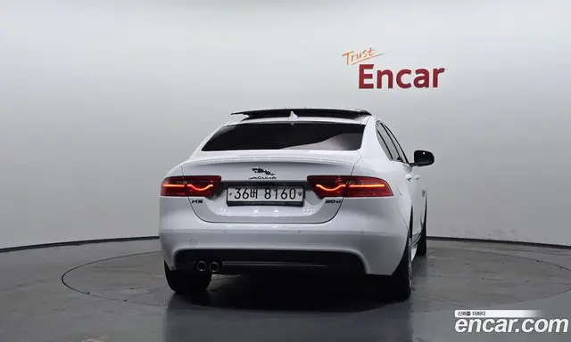 Jaguar XE 2016 2.0 автомат (гидро), миниатюра 4