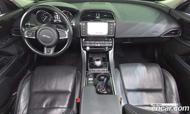 Jaguar XE 2016 2.0 автомат (гидро), миниатюра 7