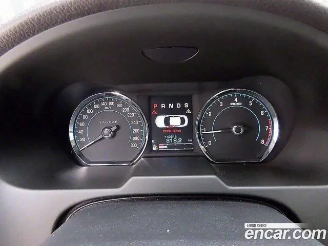 Jaguar XF 2013 2.0 автомат (гидро), миниатюра 9