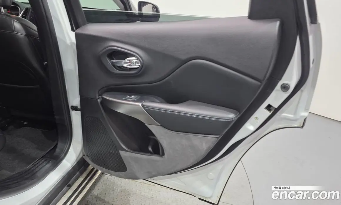 Jeep Cherokee 2019 2.4 автомат (гидро), фото 15