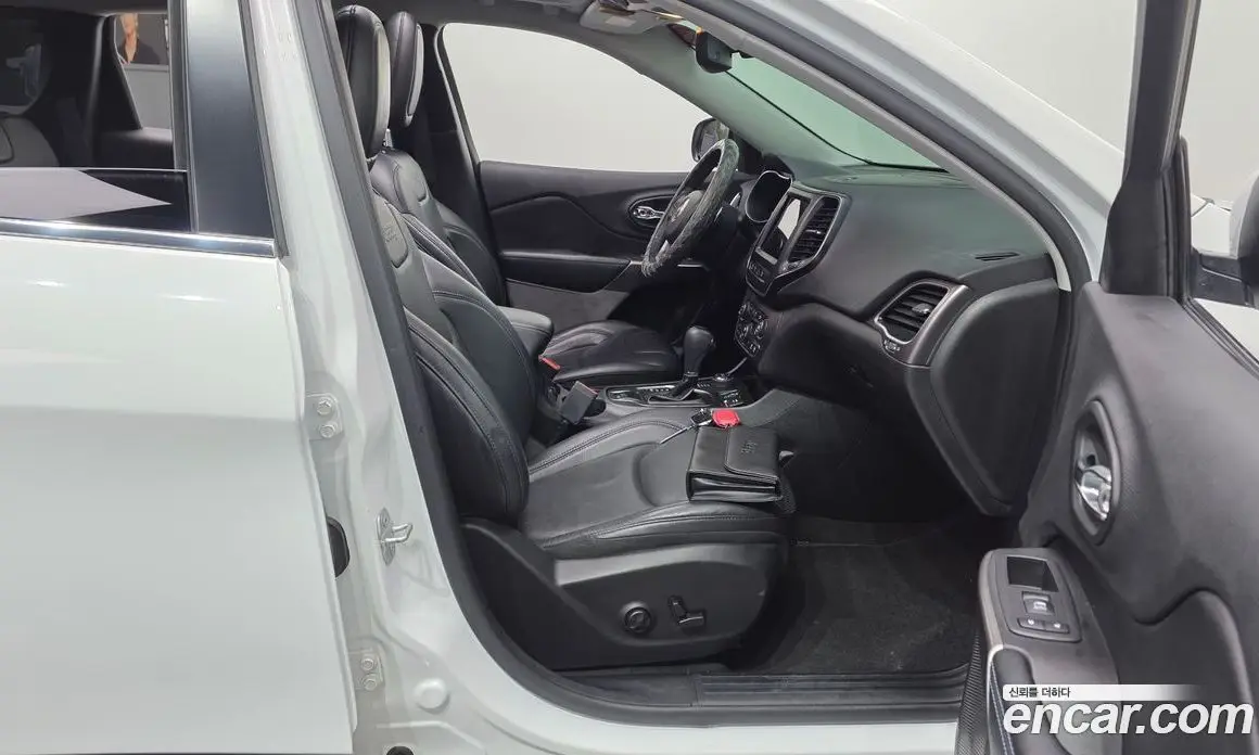 Jeep Cherokee 2019 2.4 автомат (гидро), фото 16