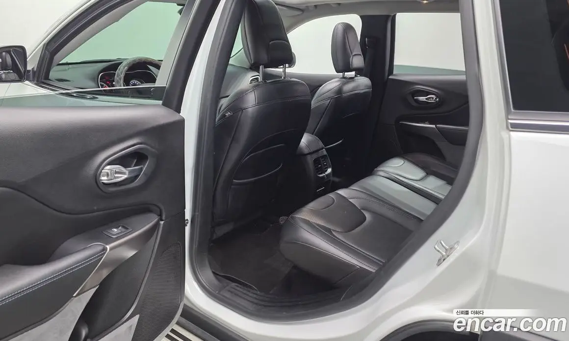 Jeep Cherokee 2019 2.4 автомат (гидро), фото 17