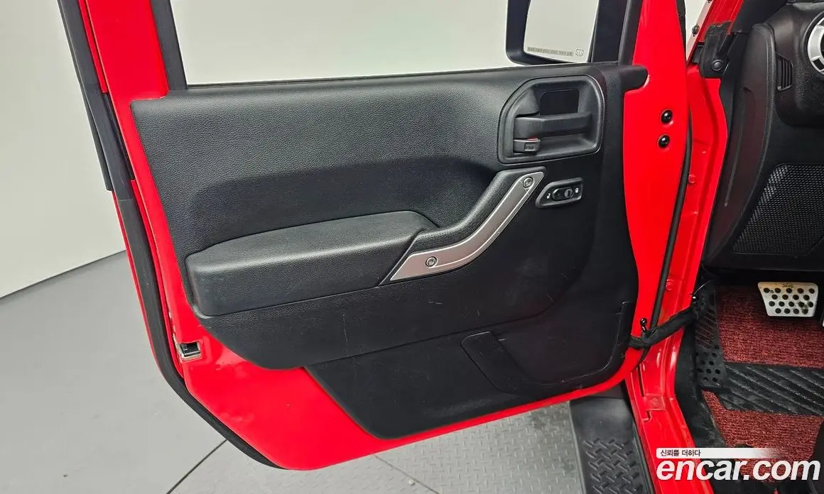 Jeep Wrangler 2015 2.8 автомат (гидро), фото 14