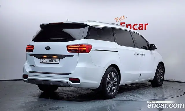 Kia Carnival 2018 2.2 автомат (гидро), миниатюра 2