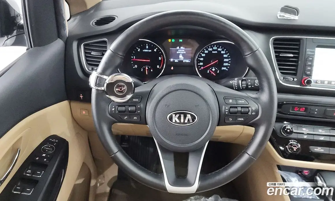 Kia Carnival 2018 2.2 автомат (гидро), фото 13