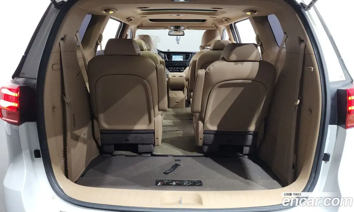 Kia Carnival 2018 2.2 автомат (гидро), фото 18