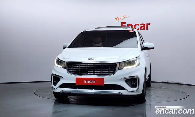 Kia Carnival 2018 2.2 автомат (гидро), миниатюра 3
